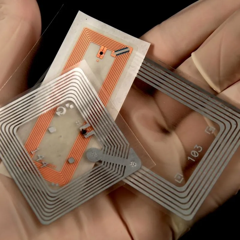 Etiqueta RFID UHF para controle de estoque e ativos